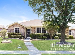 2422 Meadowgate Ln, Lancaster, TX 75134