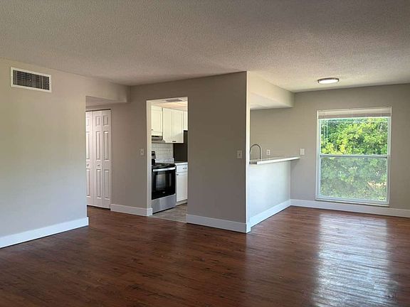 3rd image of 2202 57th St S APT 108