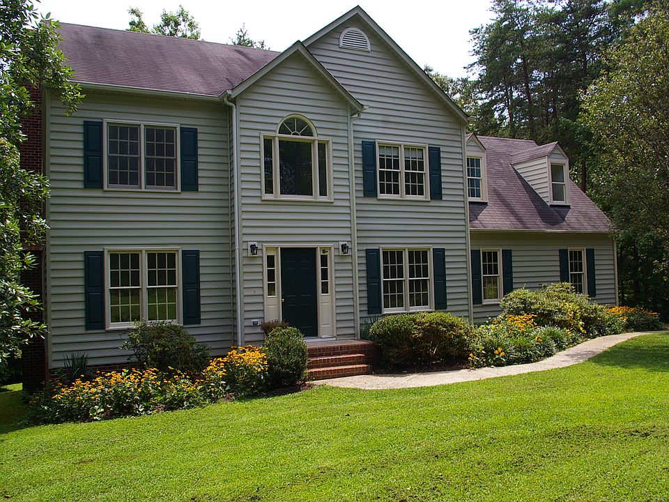 1st image of 16375 Locust Run Dr