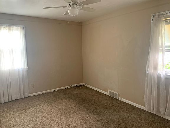 3rd image of 4668 E 86th St