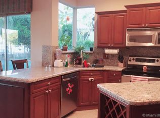 1580 NW 182nd Ter, Pembroke Pines, FL 33029