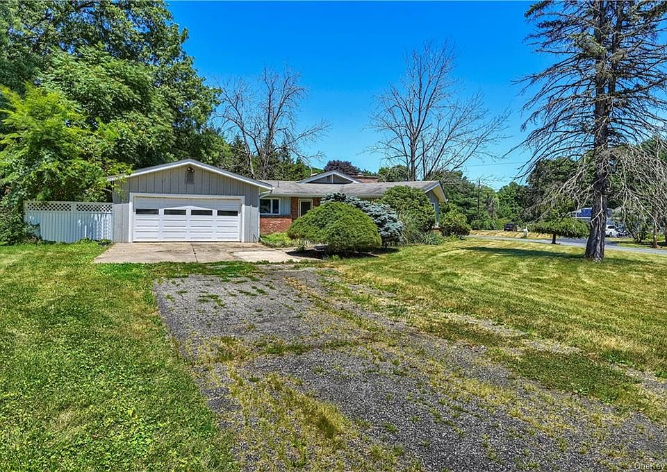 1st image of 12 Nanuwitt Ln