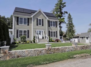 17 David St, Acushnet, MA 02743