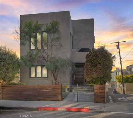 2219 Park Ave, Hermosa Beach, CA 90254