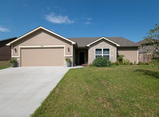 104 Quail Ct, Saint George, KS 66535