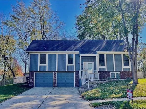 1429 SE 3rd St, Lees Summit, MO 64063