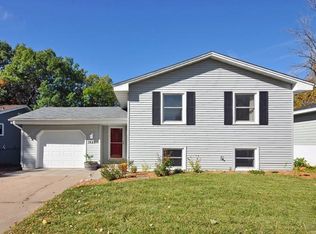 1525 Flag Ave N, Golden Valley, MN 55427
