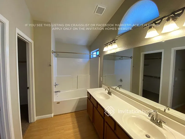 764 W La Pryor Ln — Photo 18