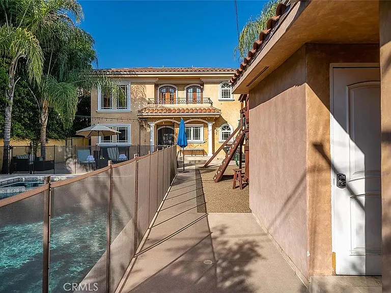 15014 Valleyheart Dr — Photo 39