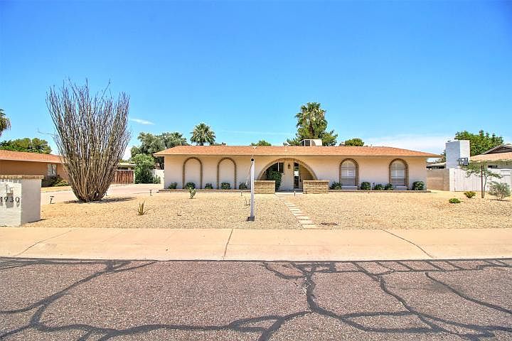 1st image of 4930 E Sunnyside Dr