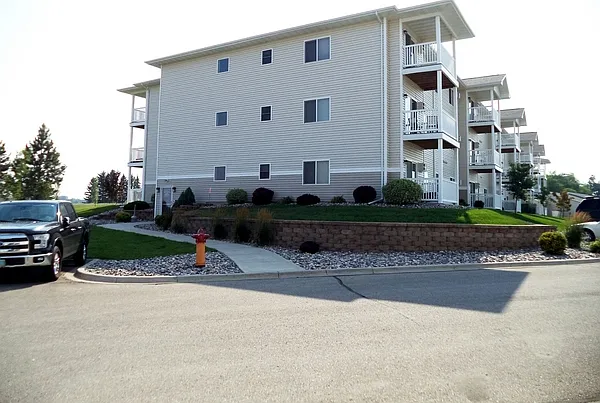 Meadow Ridge Apartments — Photo 21