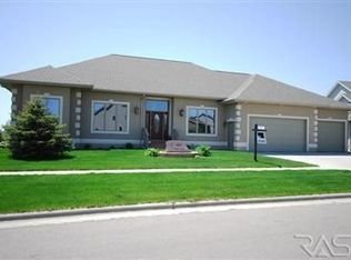 801 Eagle Run, Dell Rapids, SD 57022