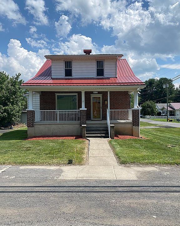 1027 W Jackson St, Covington, VA 24426 Zillow