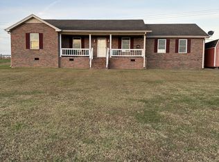 1900 Harwell Ln, Cornersville, TN 37047