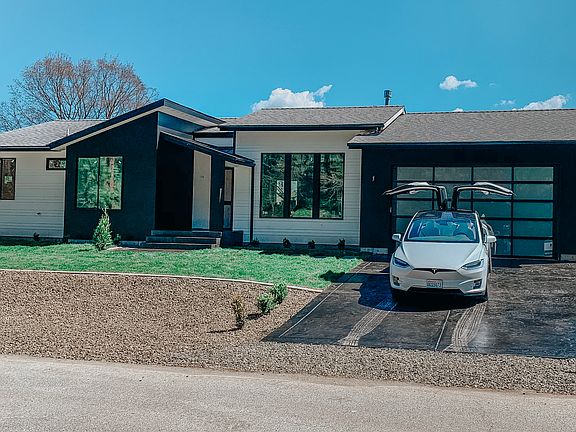 2nd image of 8808 E Wellesley Ave