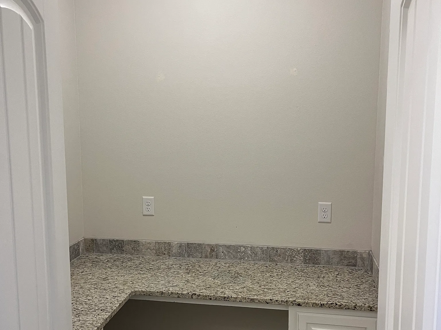 3 bed, 1702 sqft, $2,500 — Photo 2