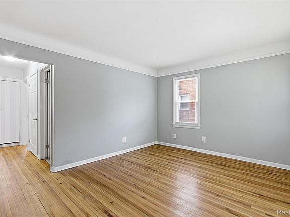 4th image of 12051 Wayburn St