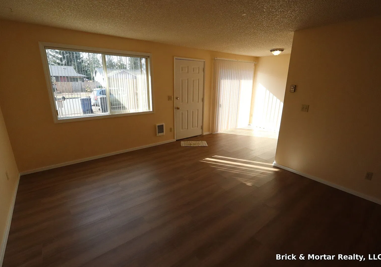 00120-115/117 SW 9th St — Photo 4