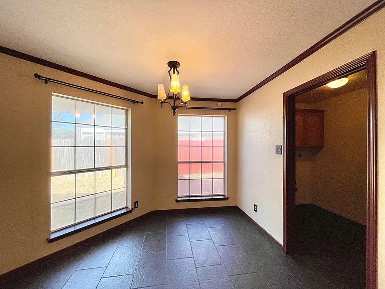 2404 Southport Dr — Photo 13