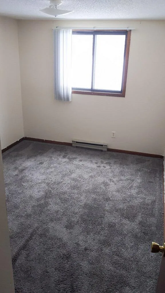 2 bed, $935 — Photo 4