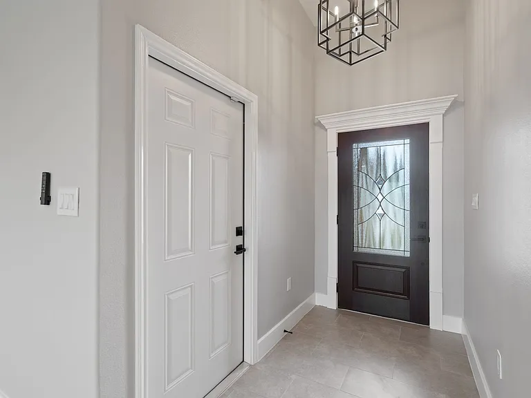 105 Noahy Dr — Photo 3