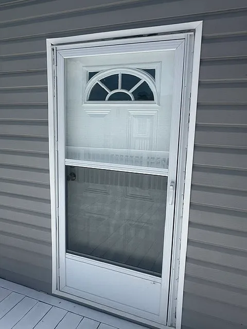 3 bed, 1140 sqft, $1,049 — Photo 2