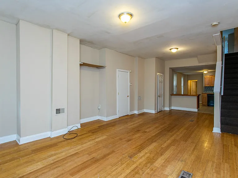 1604 N Bouvier St — Photo 23