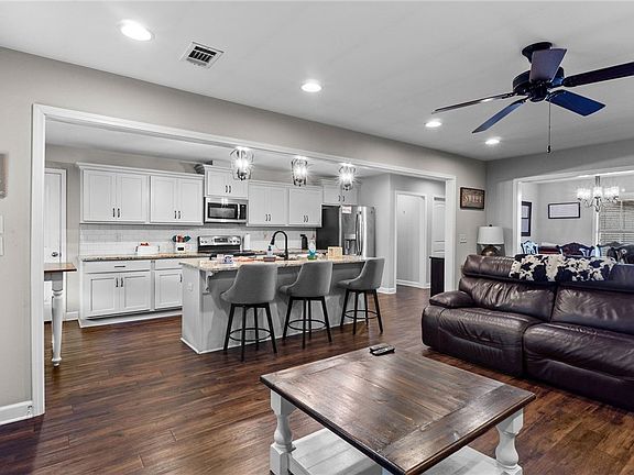 2nd image of 13007 Brookview Way