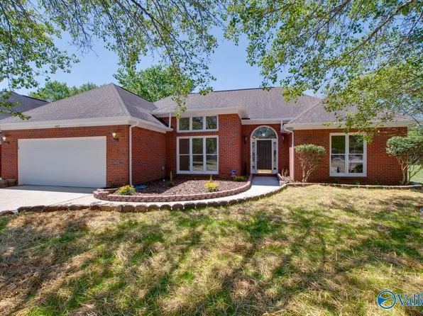 107 Cheval Blvd SE, Brownsboro, AL 35741