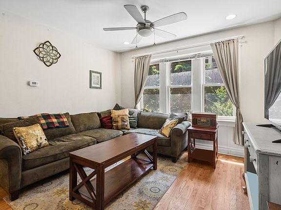 2nd image of 3851 1/2 N Kedvale Ave APT D1