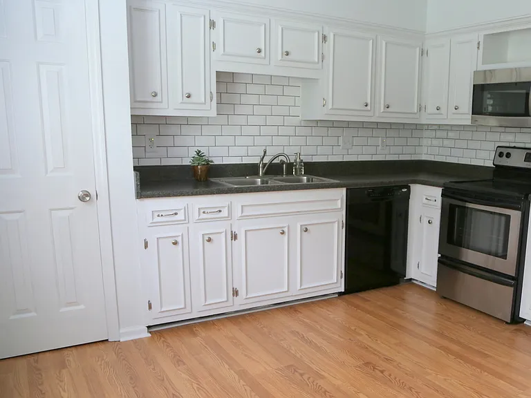 5856 Brentwood Trce — Photo 7