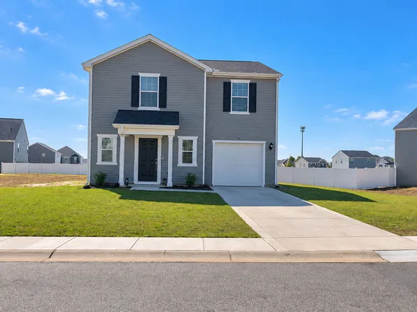1025 Emerald Stone Loop, Hope Mills, NC 28348