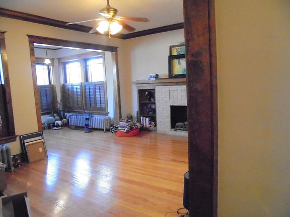 5th image of 1427 W Rosemont Ave #3E