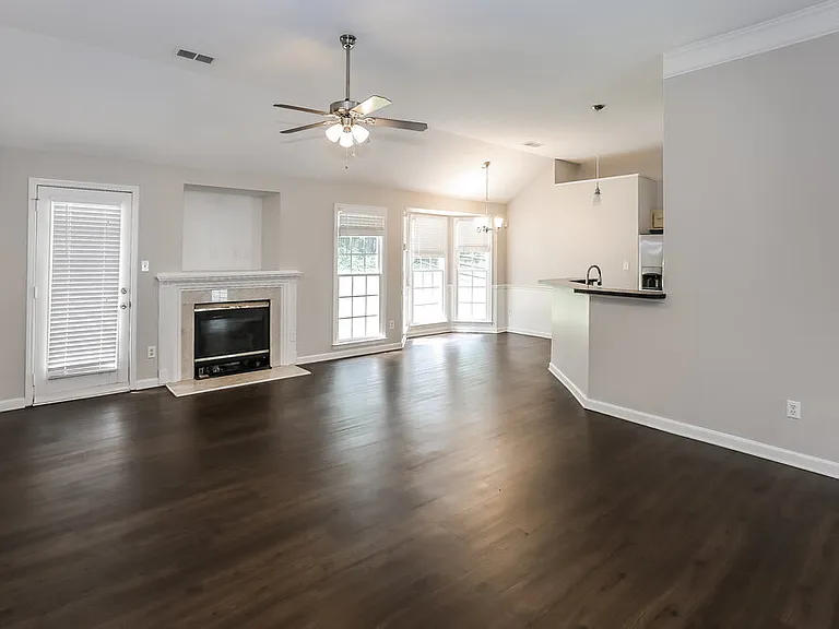 11621 Long Forest Dr — Photo 5