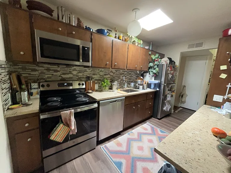 611 Isla Pl — Photo 4