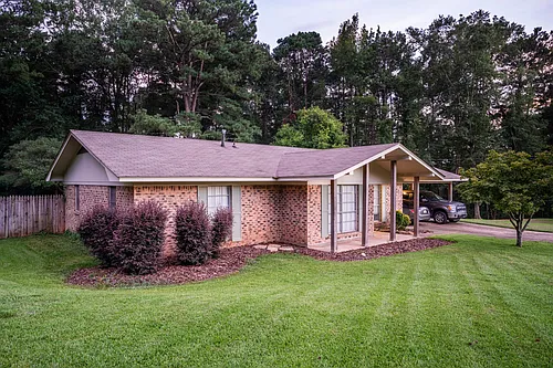 1536 Gordon Dr Photo 1