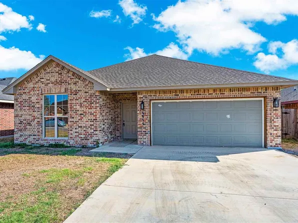 4014 SW Mesquite Dr, Lawton, OK 73505