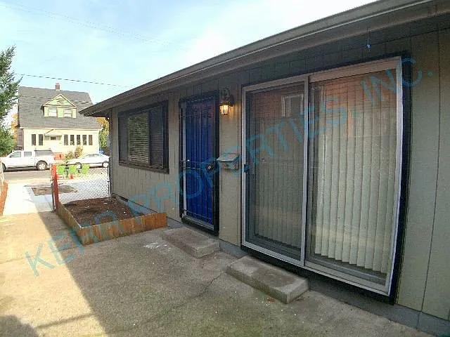 Charming 2-Bed Duplex in Portland's Heart Cozy 855 Sq Ft! — Photo 1