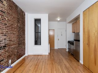 206 E 25th St #2R, New York, NY 10010