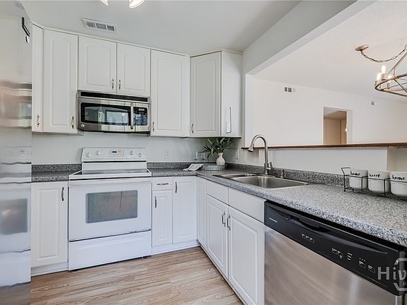 4th image of 102 Oyster Shell Road #C-11