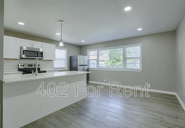 1008 S 29th St #4 — Photo 2