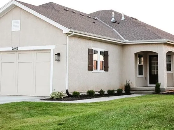21913 W 82nd Ter, Lenexa, KS 66220