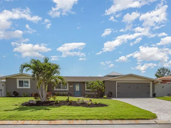 3811 101st St W, Bradenton, FL 34210