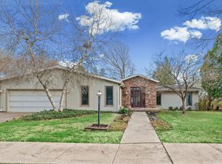 205 E Sherwin Cir, Urbana, IL