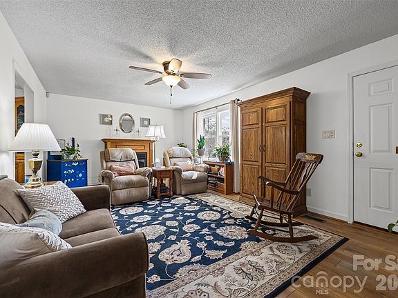 2nd image of 106 Misty Ln