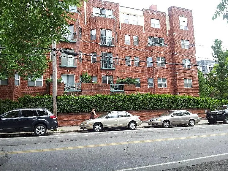 Beacon St — Photo 1