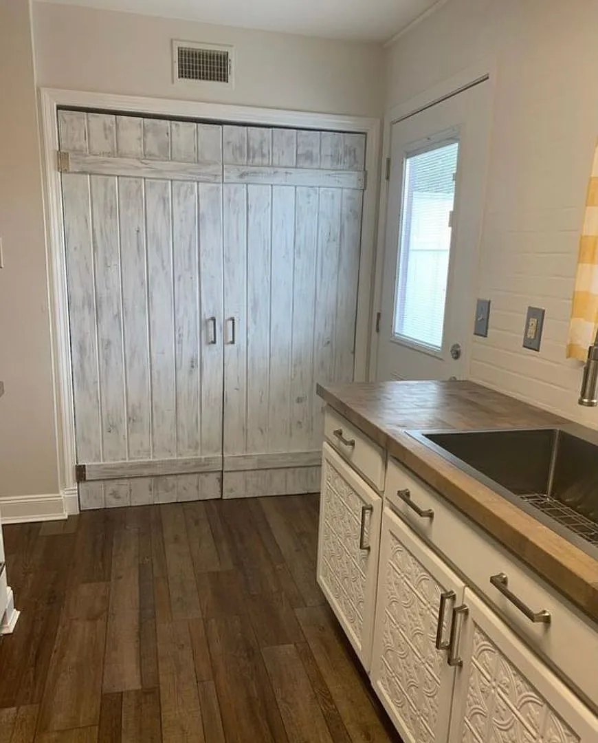 2 bed 1.5 Bath Townhouse — Photo 4