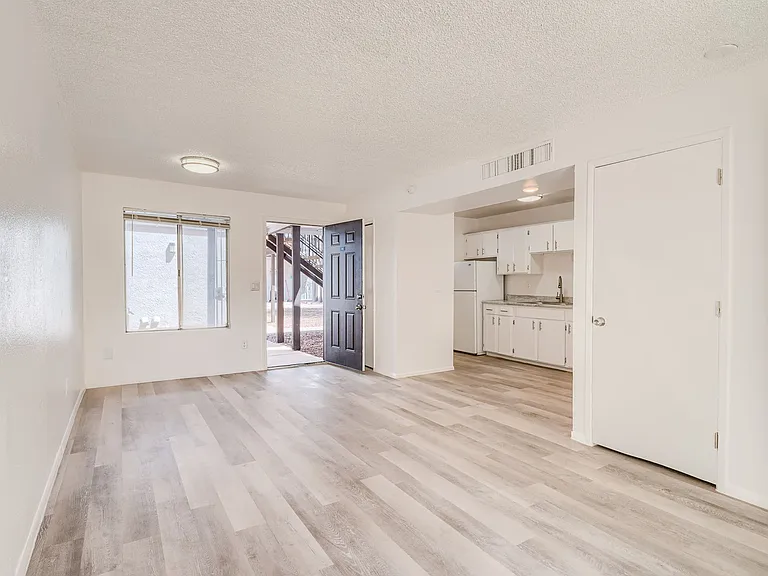North Central (Stone and Prince), 2 story apartment complex with a/c! — Photo 17