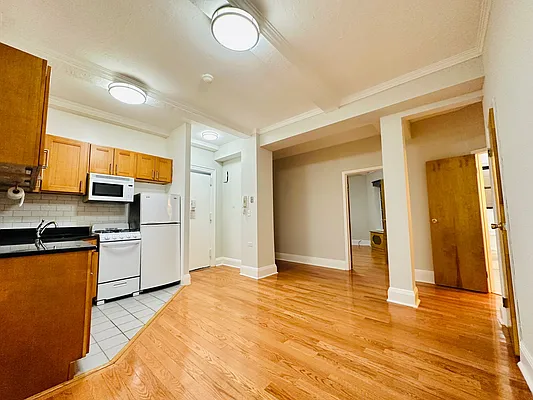 Rented by DeSimone Real Estate | media 7