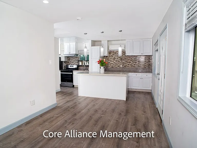 9413 Farralone Ave — Photo 5